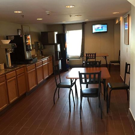 Super 8 By Wyndham Allentown Esterno foto