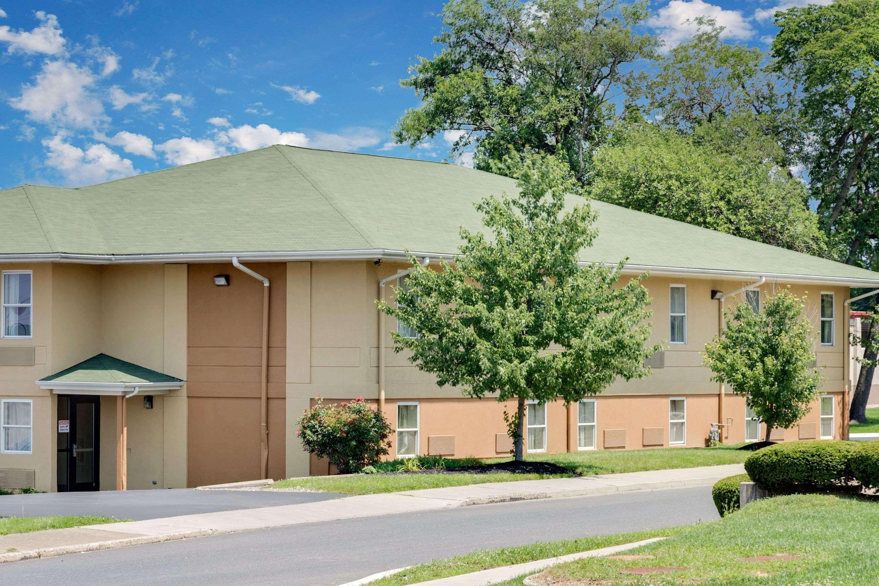 Super 8 By Wyndham Allentown Esterno foto
