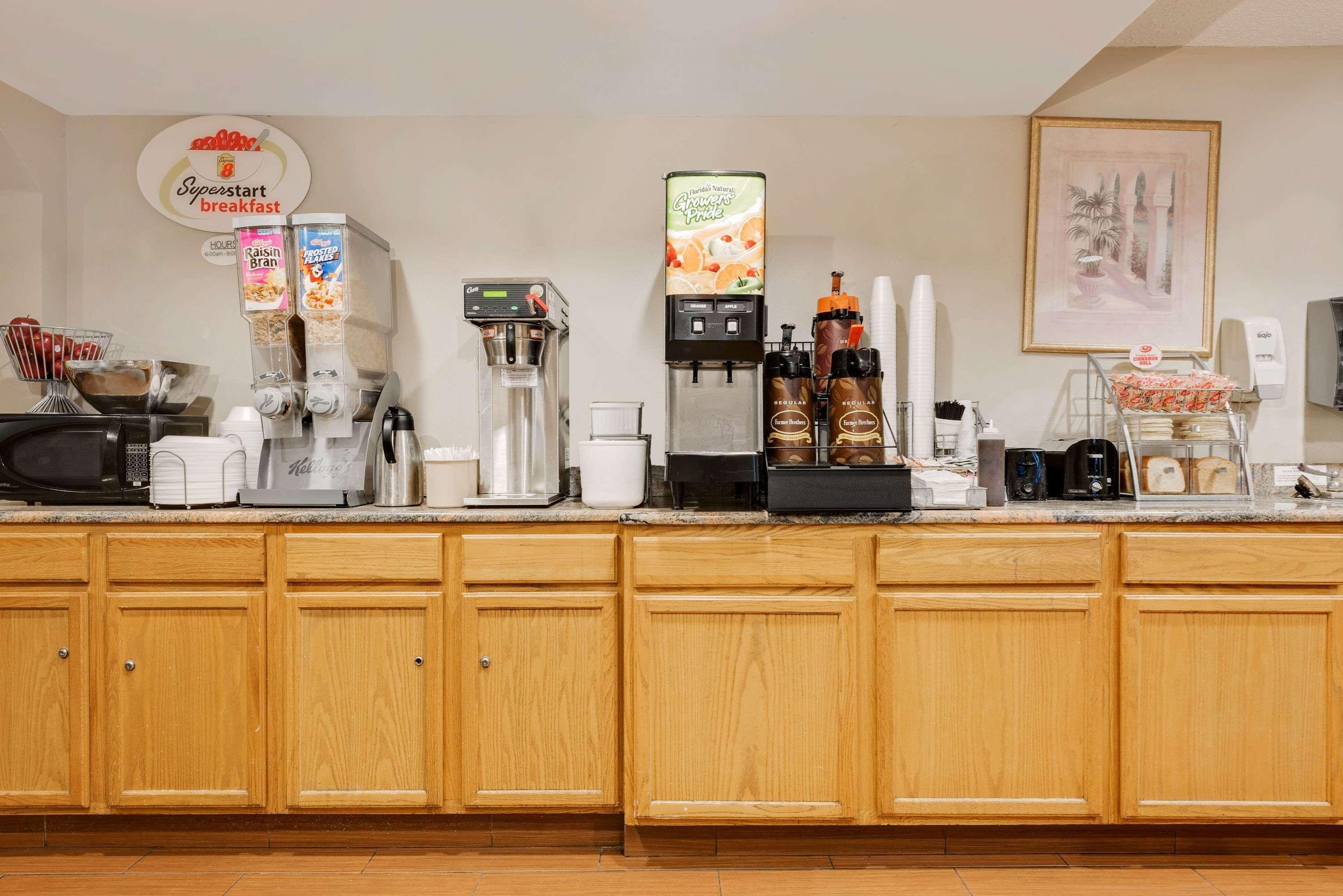 Super 8 By Wyndham Allentown Esterno foto