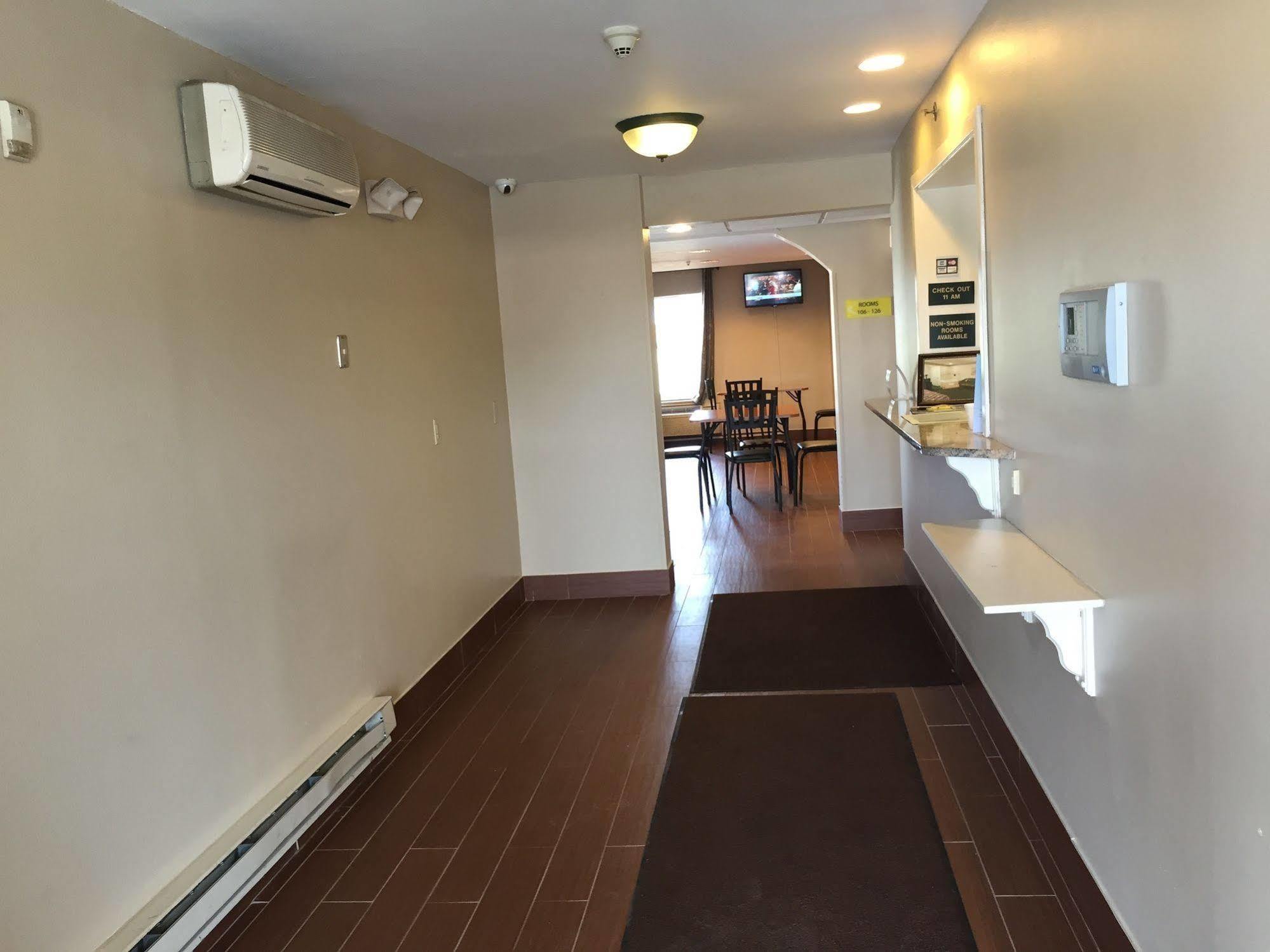 Super 8 By Wyndham Allentown Esterno foto
