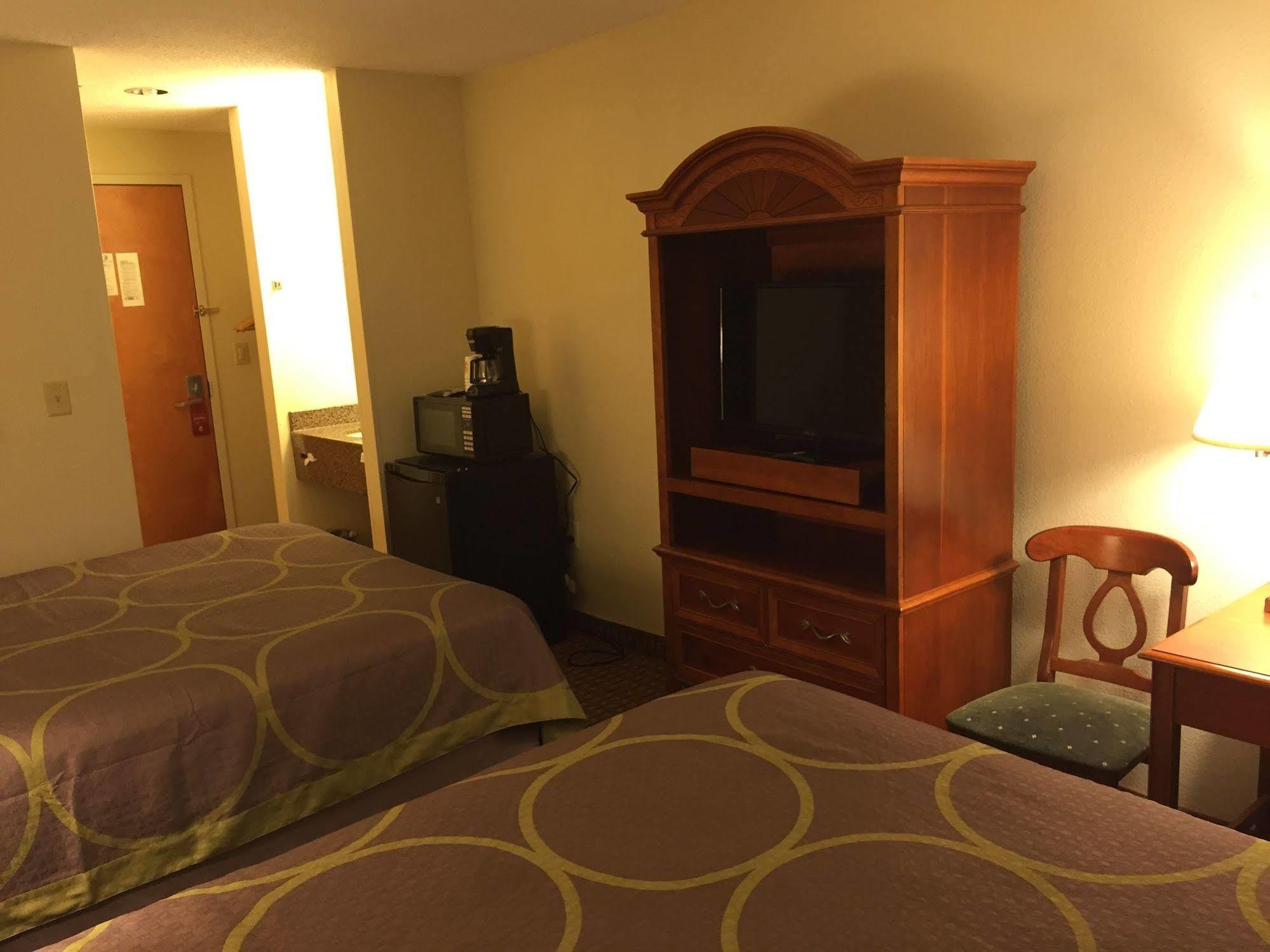 Super 8 By Wyndham Allentown Esterno foto