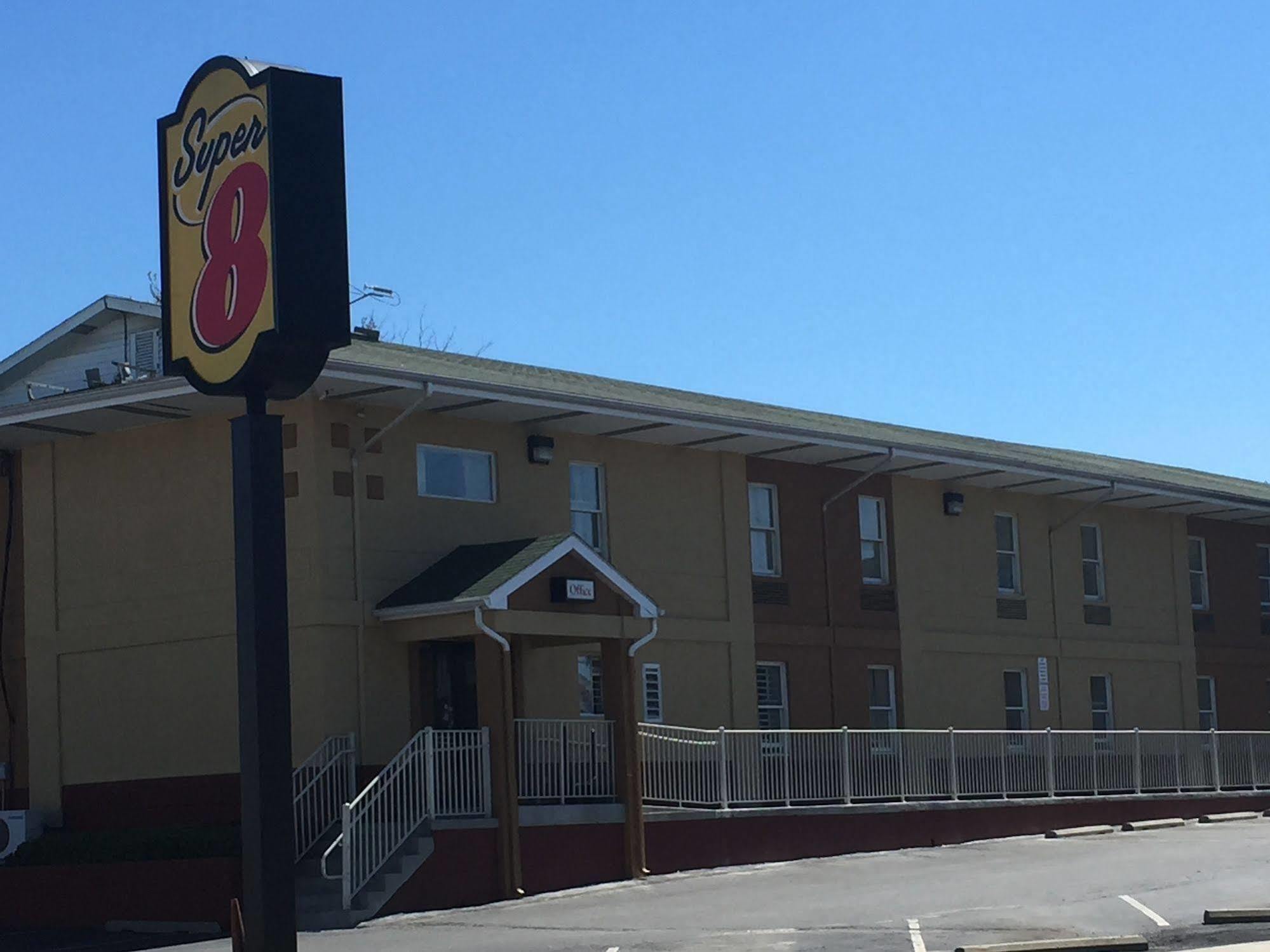 Super 8 By Wyndham Allentown Esterno foto