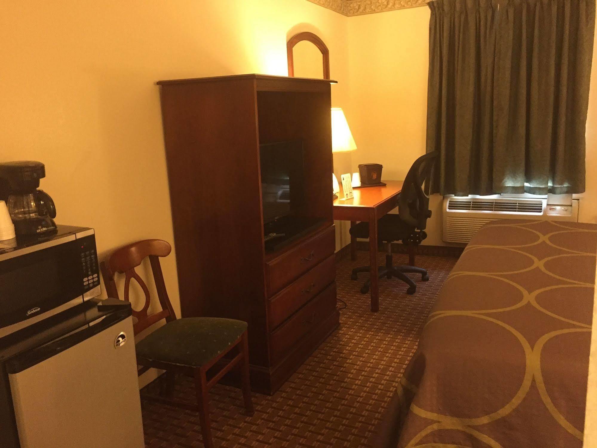 Super 8 By Wyndham Allentown Esterno foto