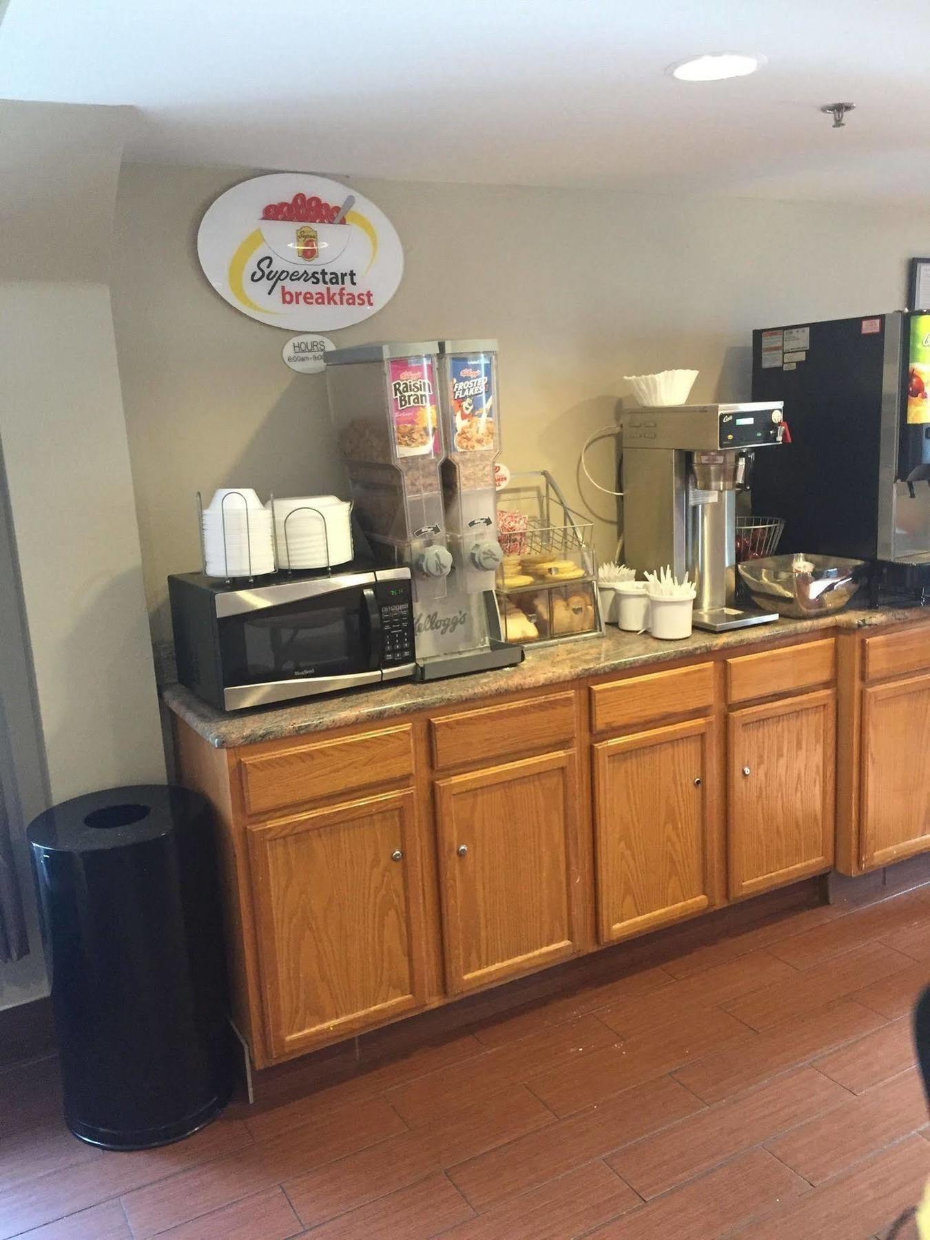Super 8 By Wyndham Allentown Esterno foto