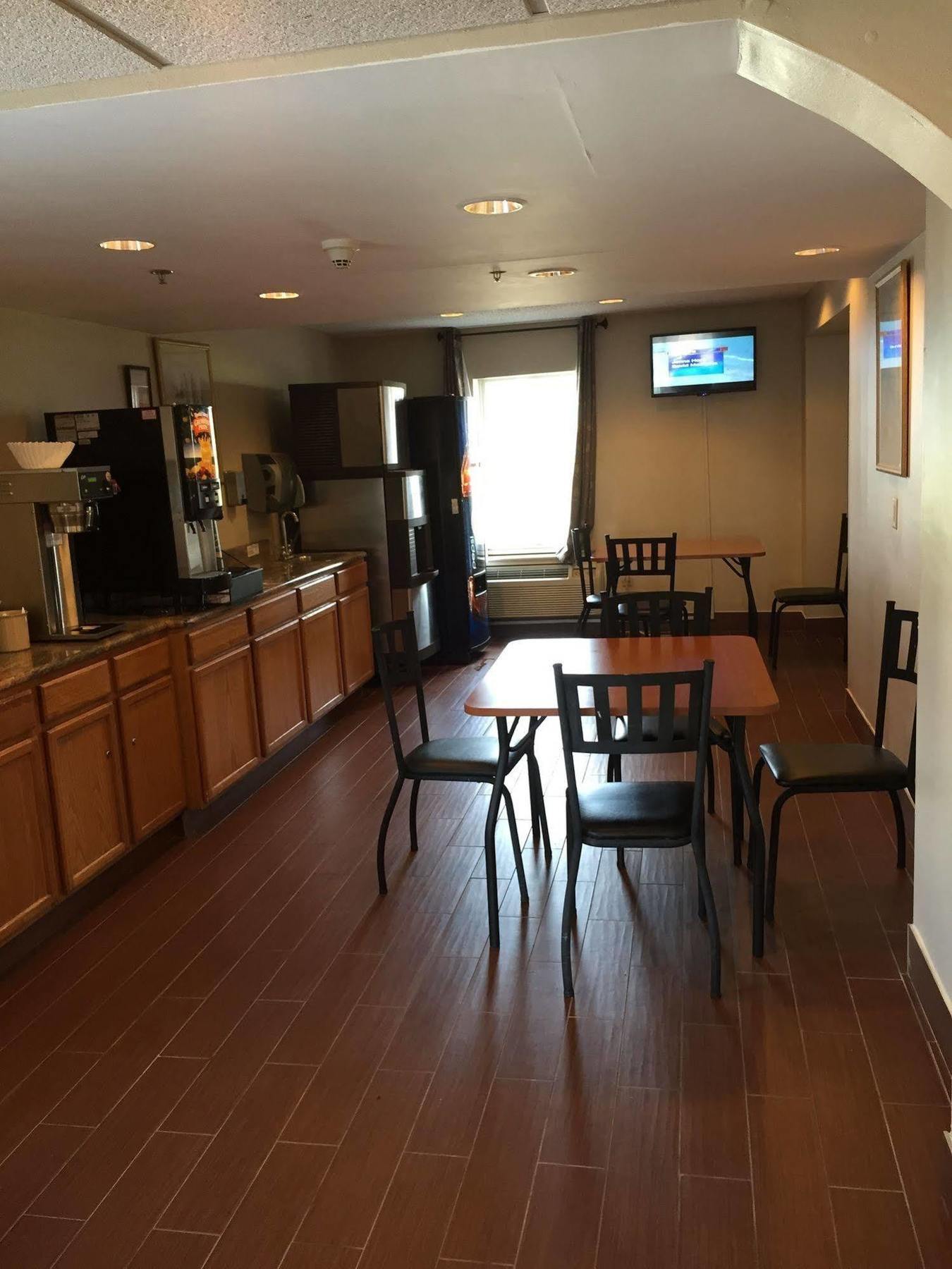 Super 8 By Wyndham Allentown Esterno foto