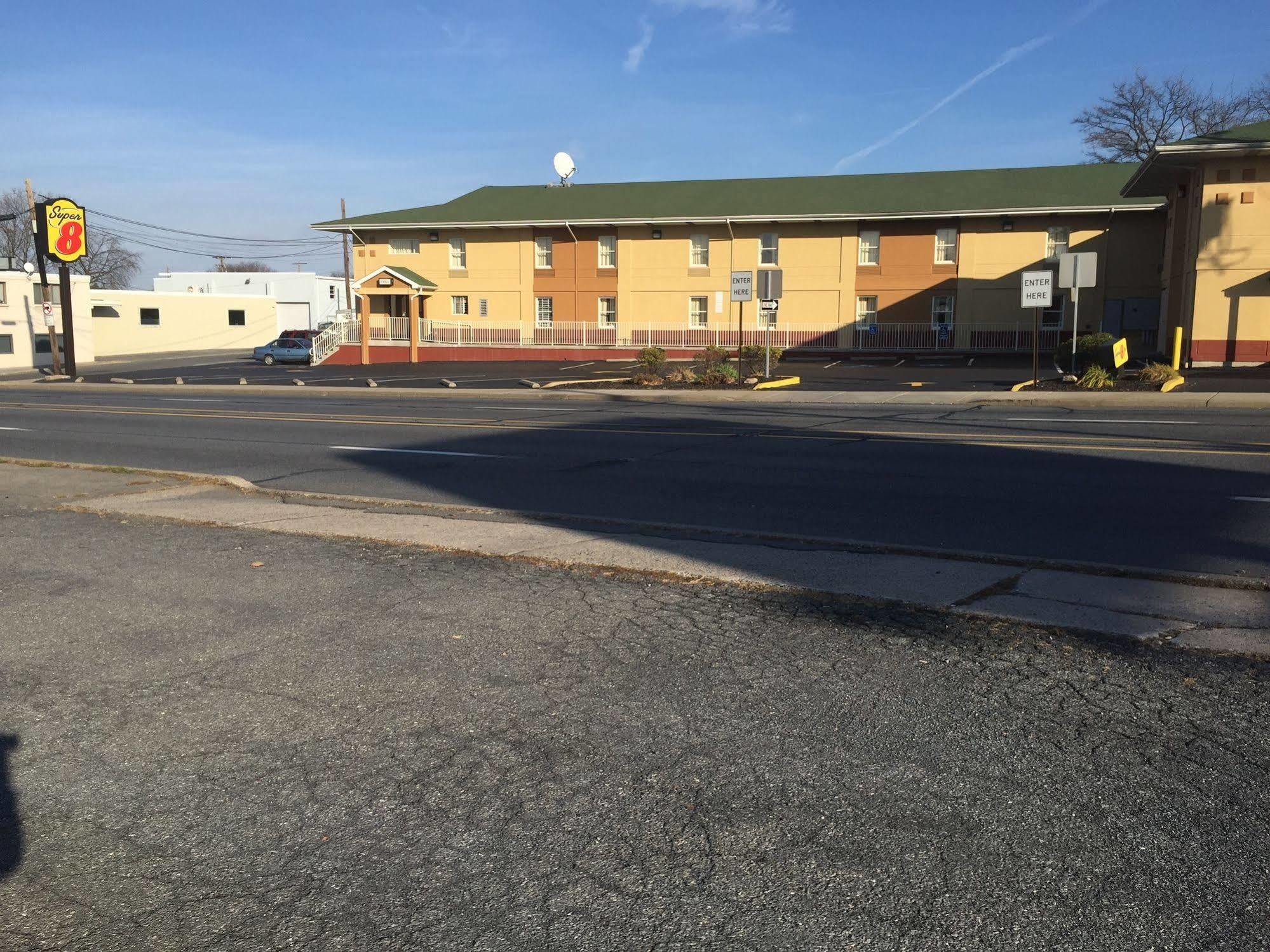 Super 8 By Wyndham Allentown Esterno foto